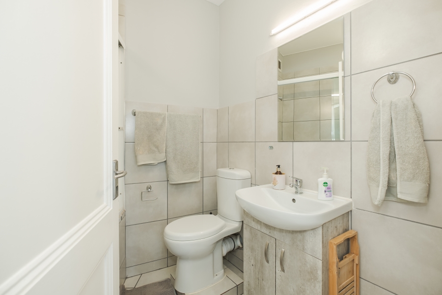 3 Bedroom Property for Sale in Vredehoek Western Cape